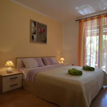 With Parking Space - 27697 Apartment Rovinj